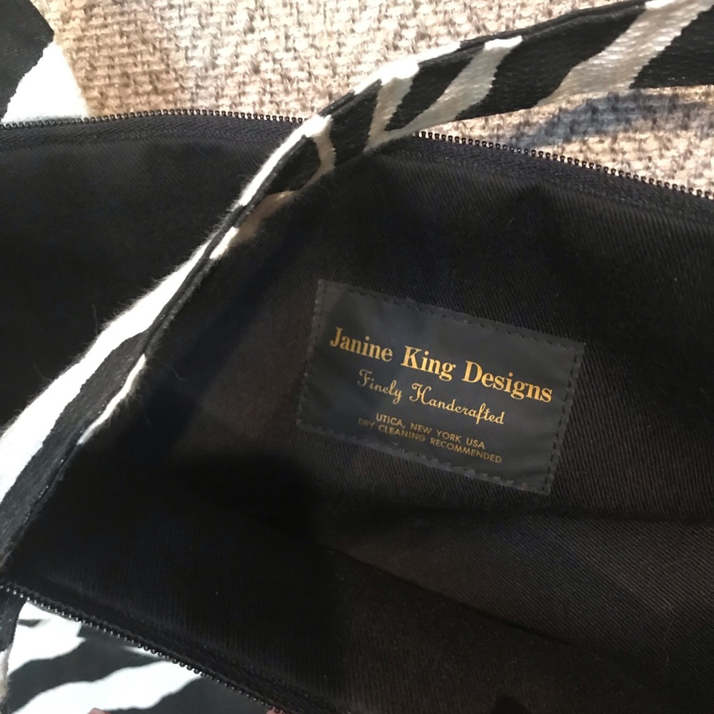 Designer Tote! - Picture 2 of 4